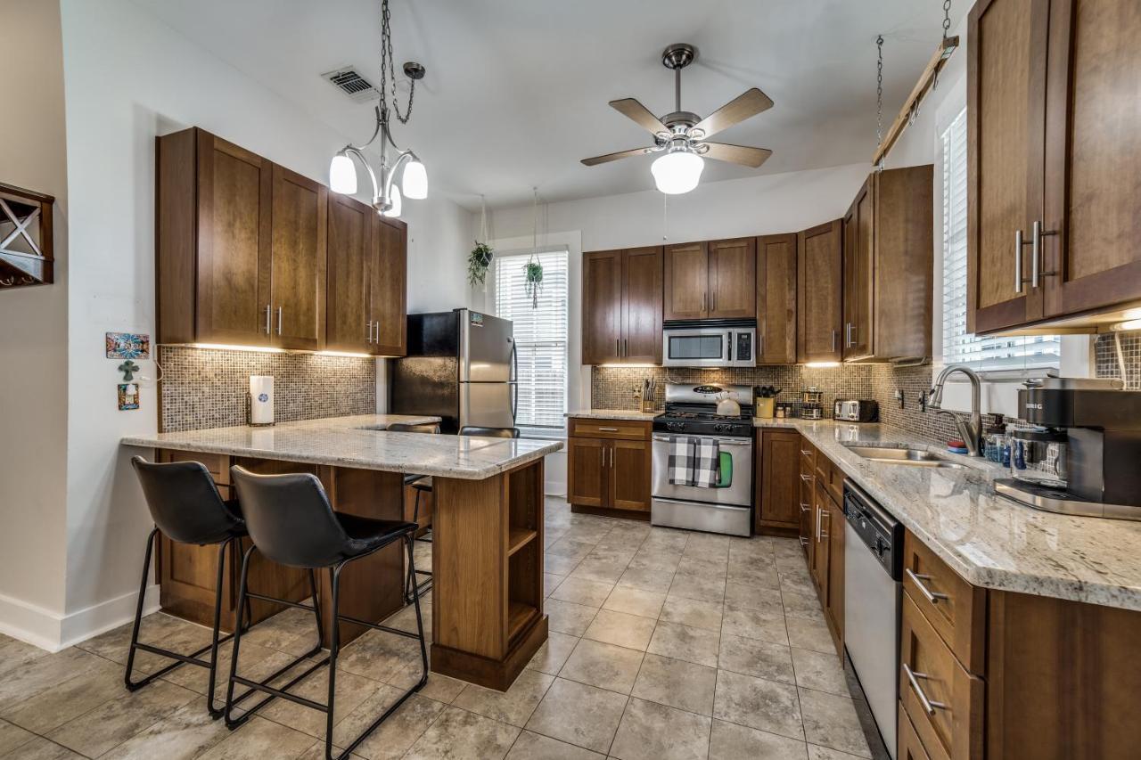 Downtown Historic 2Bdrm, Walk To Riverwalk, Alamo; Beautifully Renovated! San Antonio Dış mekan fotoğraf