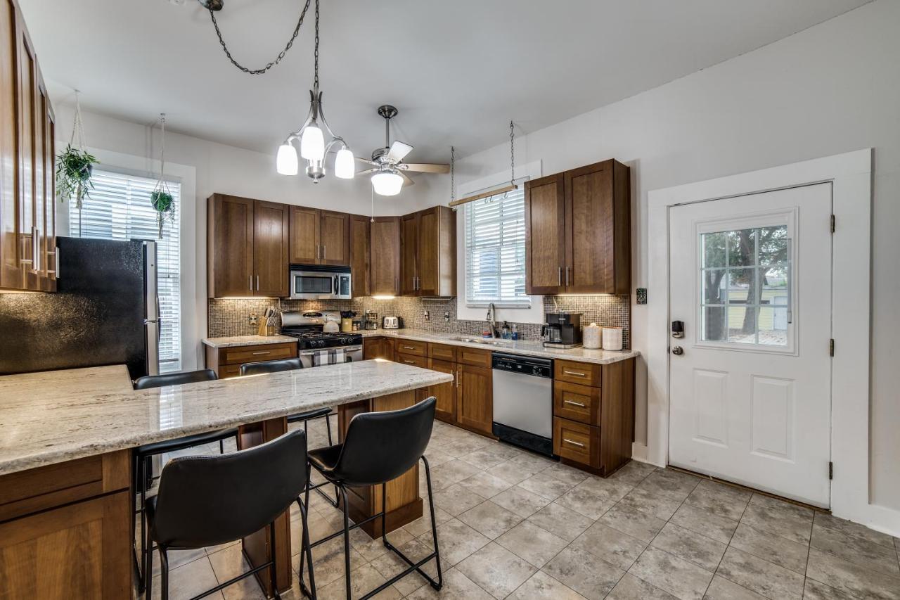 Downtown Historic 2Bdrm, Walk To Riverwalk, Alamo; Beautifully Renovated! San Antonio Dış mekan fotoğraf